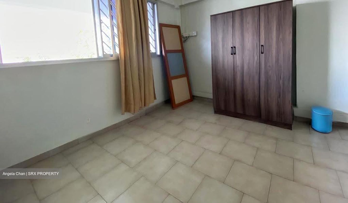 Blk 216 Jurong East Street 21 (Jurong East), HDB Executive #638320631